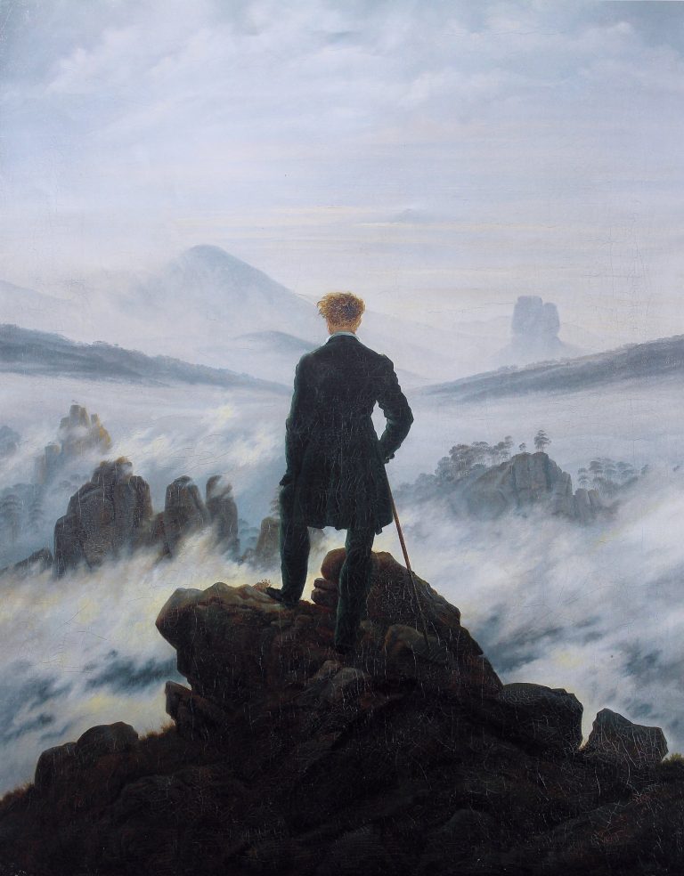 Bulutların Üzerinde Yolculuk / Wanderer above the Sea of Fog  (1819)  Uçurumun kenarında dikilen ve tabloya bakan kişiye sırtı dönük bir erkeği tasvir eden dikey dikdörtgen tabloda koyu kahverengi ve açık mavi renkleri hâkim.  Erkeğin üzerinde durduğu uçurum koyu kahverengi tonlarında resmedilmiş. Sol ayağı bir adım daha önde duran adamın sol dizi hafif kırılmış şekilde duruyor. Sol eli de sol dizinin üzerinde resmedilmiş. Sağ elinde ise bir baston tutan adamın üzerinde fraka benzeyen, kuyruklu, siyah bir ceket var. Altında aynı tonlarda pantolonu ve yine aynı tonlarda dizlerine kadar olan çizmeleri görünüyor. Sarı ve kısa saçlı adamın saçları rüzgarla birlikte dalgalanıyor gibi resmedilmiş. Ten rengine ilişkin ise sadece ensesi görünen adamın açık tenli olduğu anlaşılıyor.  Erkeğin yüzü, irili ufaklı resmedilmiş dağların zirvesine doğru bakıyor. Bu dağların sadece zirve kısımları beyaz ve gri sislerin arasından görünüyor. İleriye doğru gidildikçe sisli hava ile gökyüzünün birleştiği görünüyor. Beyaz bulutlarla kaplı gökyüzünün nerede başlayıp nerede bittiği belli olmuyor. Tabloda özellikle dağlarda ve gökyüzünde renk geçişleri var. Fırça izleri oldukça belli.