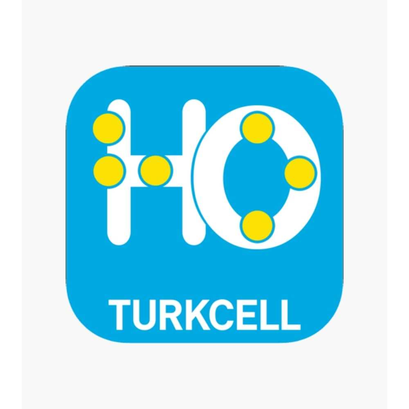 Açık mavi, yuvarlak köşeli bir kare içinde beyaz HO harfleri ve harflerin üzerine yerleştirilmiş Braille alfabesini simgeleyen sarı noktalar. Alt kısımda beyaz harflerle TURKCELL  yazısı yer alıyor.