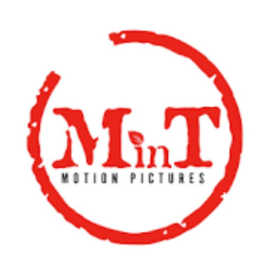 MinT Motion Pictures Kırmızı, fırça darbesi görünümlü bir halka içerisinde stilize edilmiş MinT ibaresi ve altında MOTION PICTURES yazısı. i harfindeki yaprak detayı dikkat çekiyor.